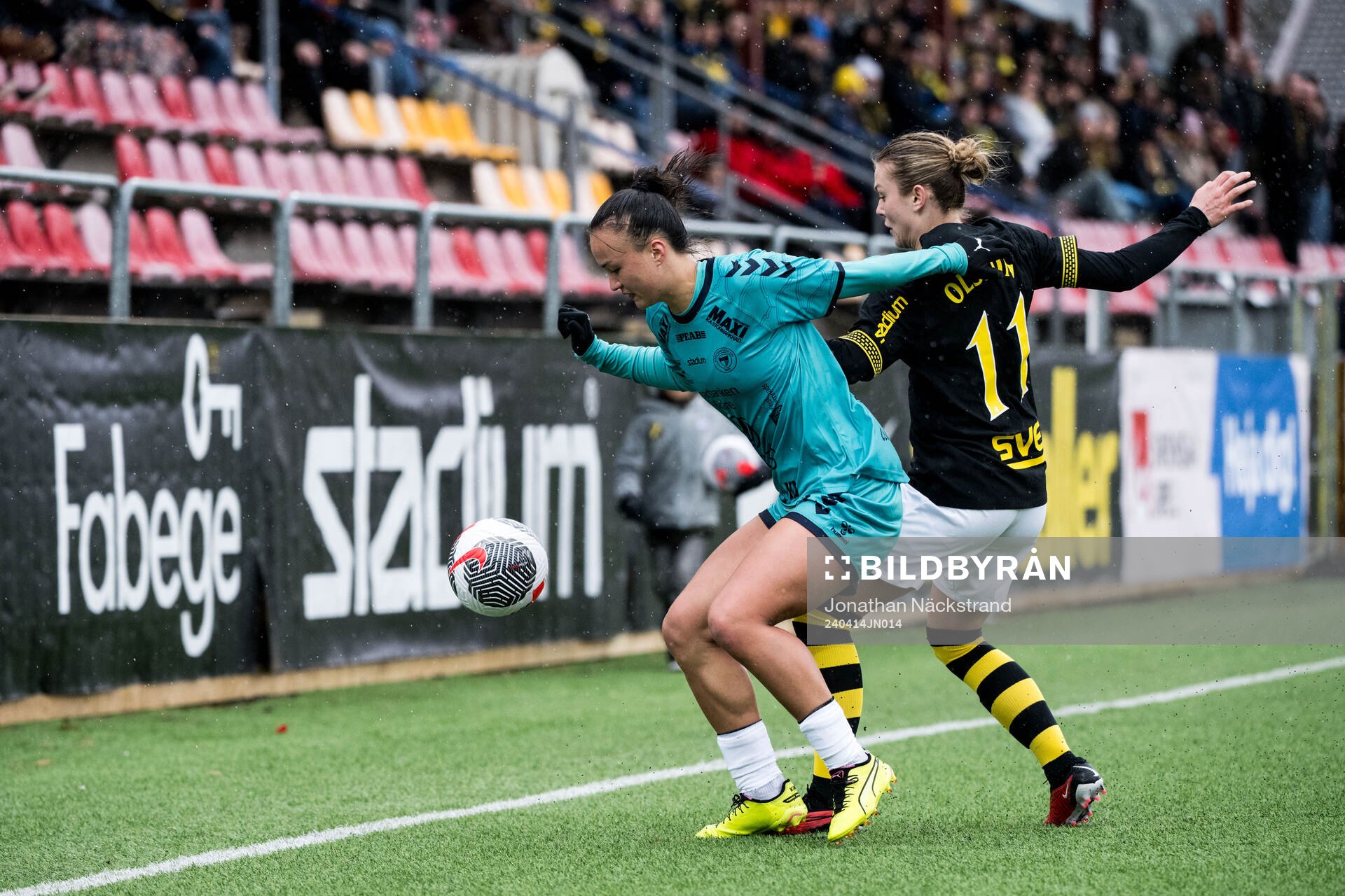 Kristianstads Amy Sayer och AIKs Beata Olsson