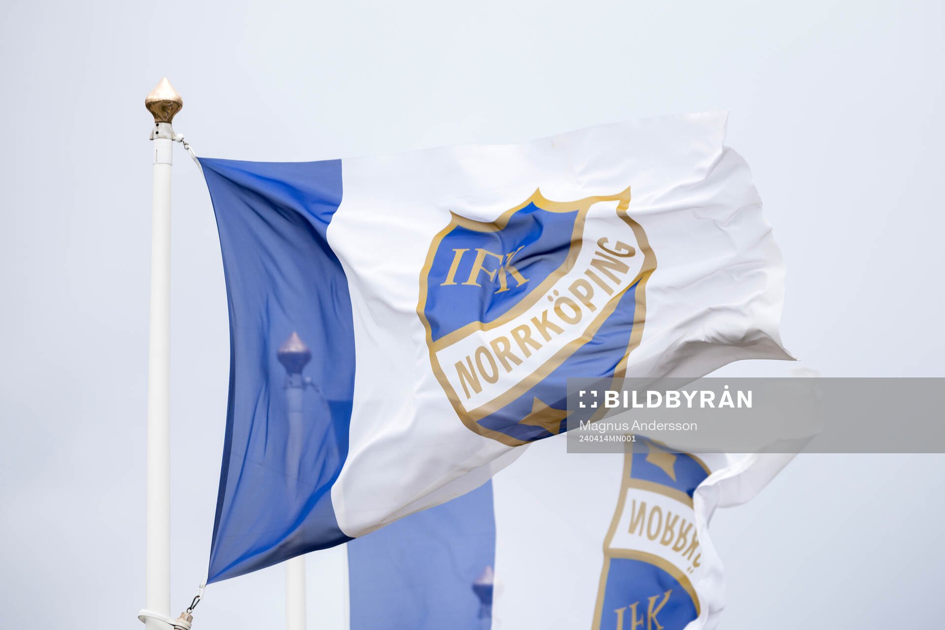 Flagga med IFK Norrköpings klubbmärke