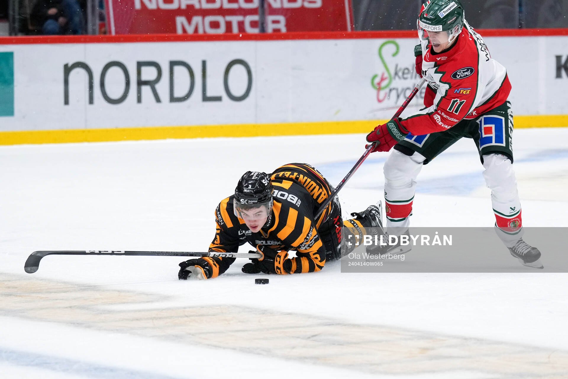 Skellefteås Axel Sandin Pellikka och Frölundas Erik Borg