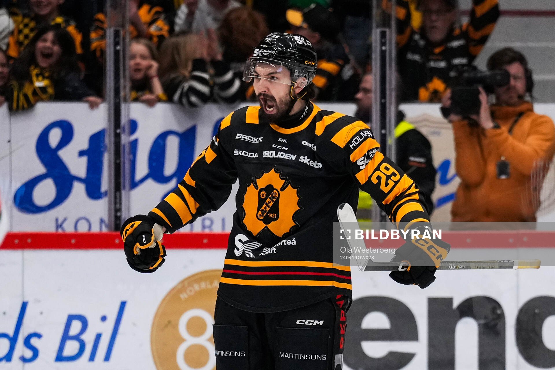 Skellefteås Dylan Sikura jublar