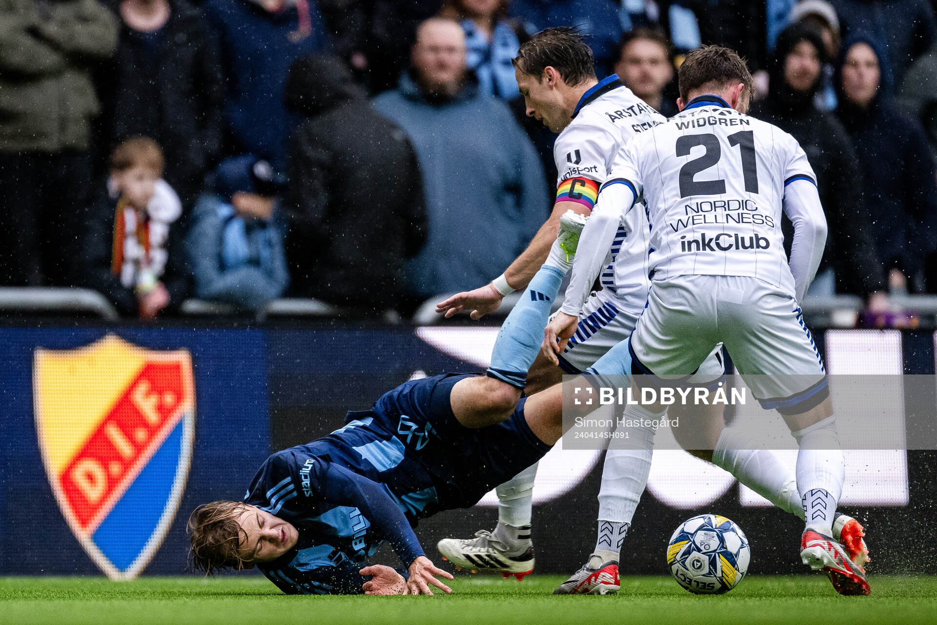 Djurgårdens Oskar Fallenius i en kamp mot Sirius Daniel