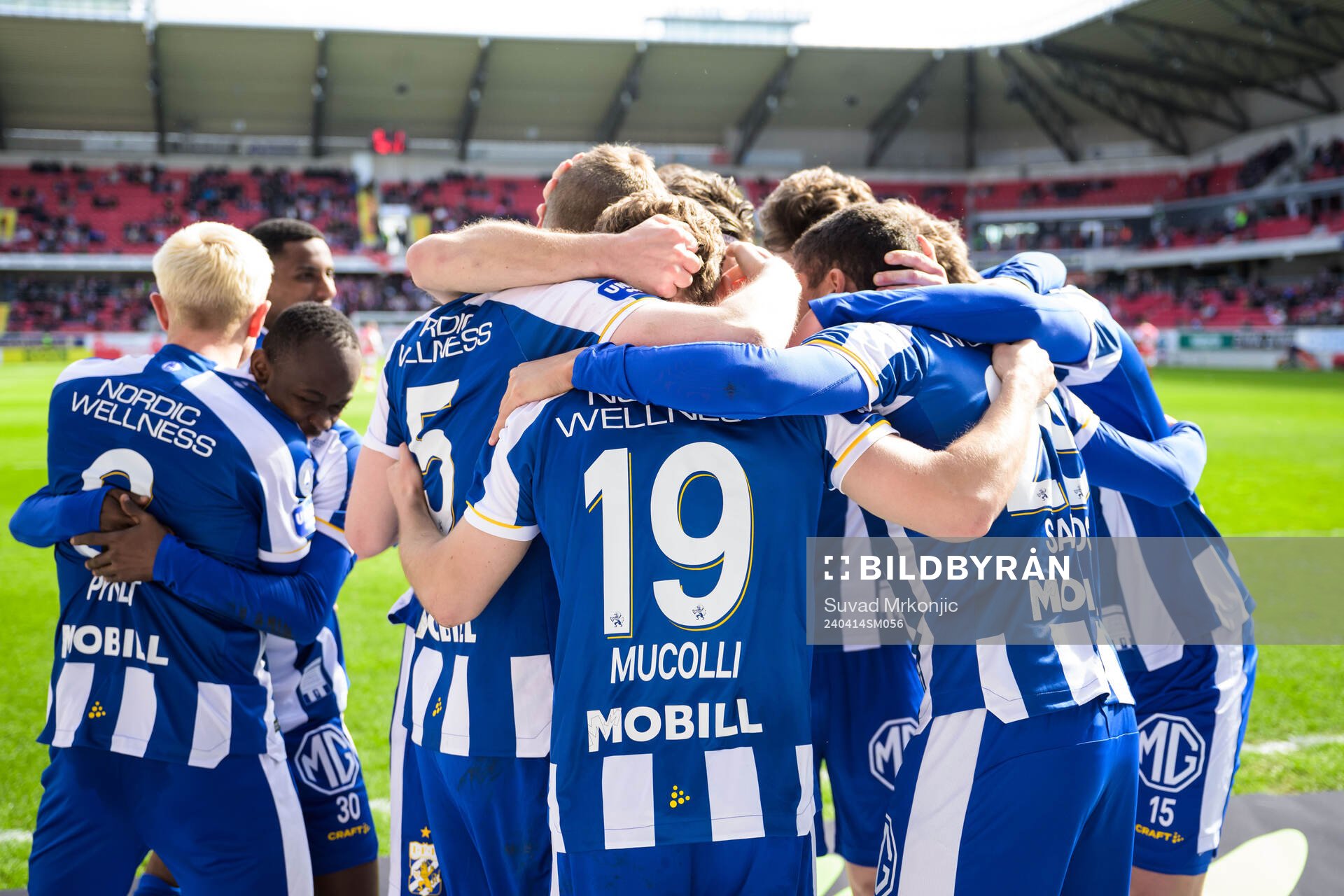IFK Göteborgs Arbnor Mucolli jublar efter 0-1 under fotbollsmatchen i Allsvenskan mellan Kalmar och IFK Göteborg den 14 april 2024 i Kalmar.