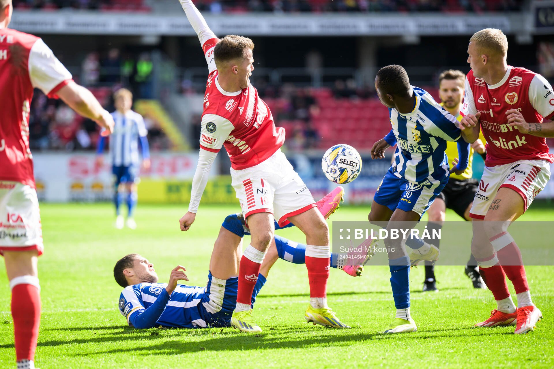IFK Göteborgs Thomas Santos och Kalmars Simon Skrabb och