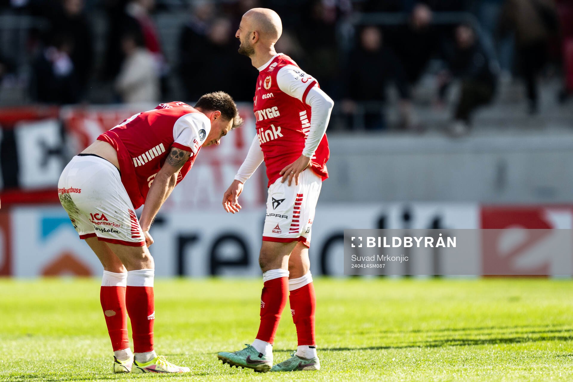 Kalmars Melker Hallberg och Robert Gojani deppar