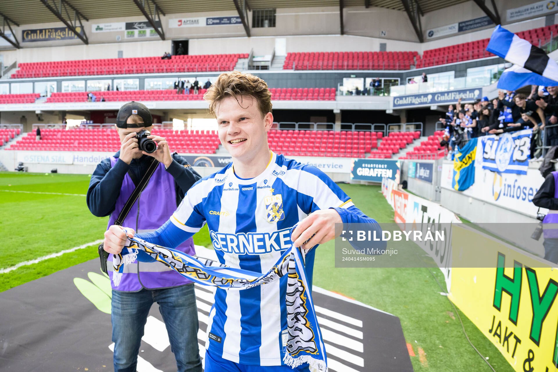 IFK Göteborgs Kolbeinn Thordarson med en halsduk