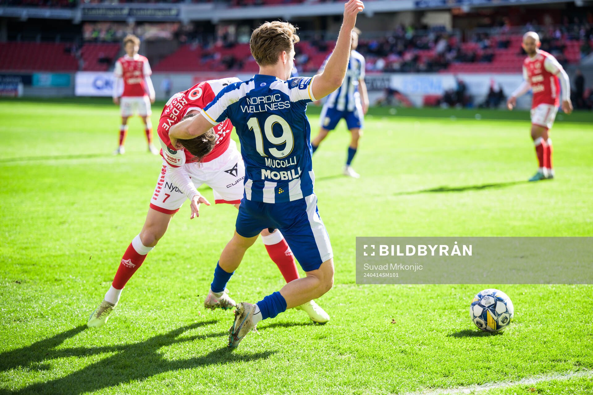 Kalmars Kevin Jensen och IFK Göteborgs Arbnor Mucolli