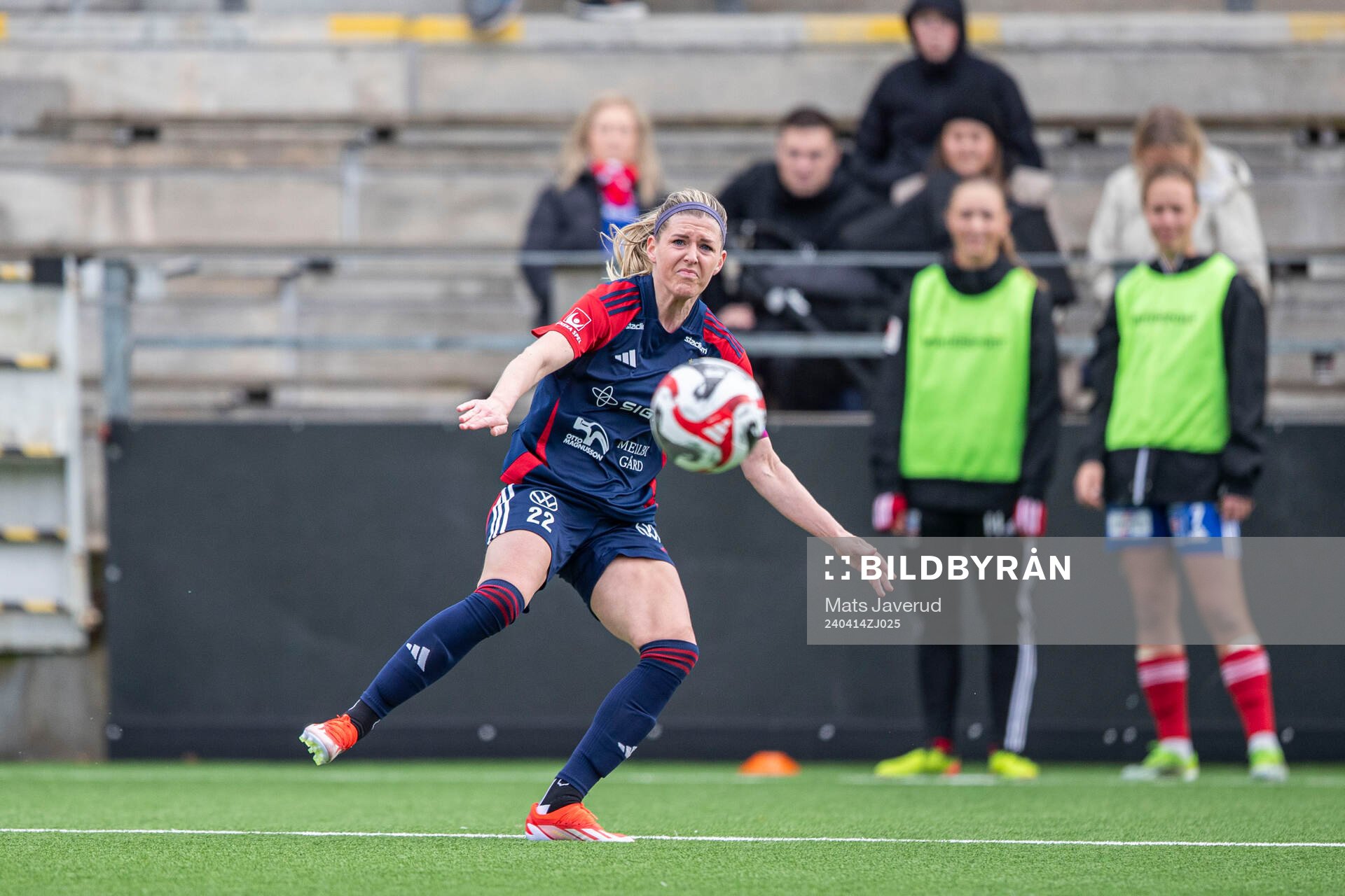 FC Rosengårds Olivia Schough under fotbollsmatchen i Damallsvenskan mellan FC Rosengård och Vittsjö den 14 april 2024 i Malmö. 