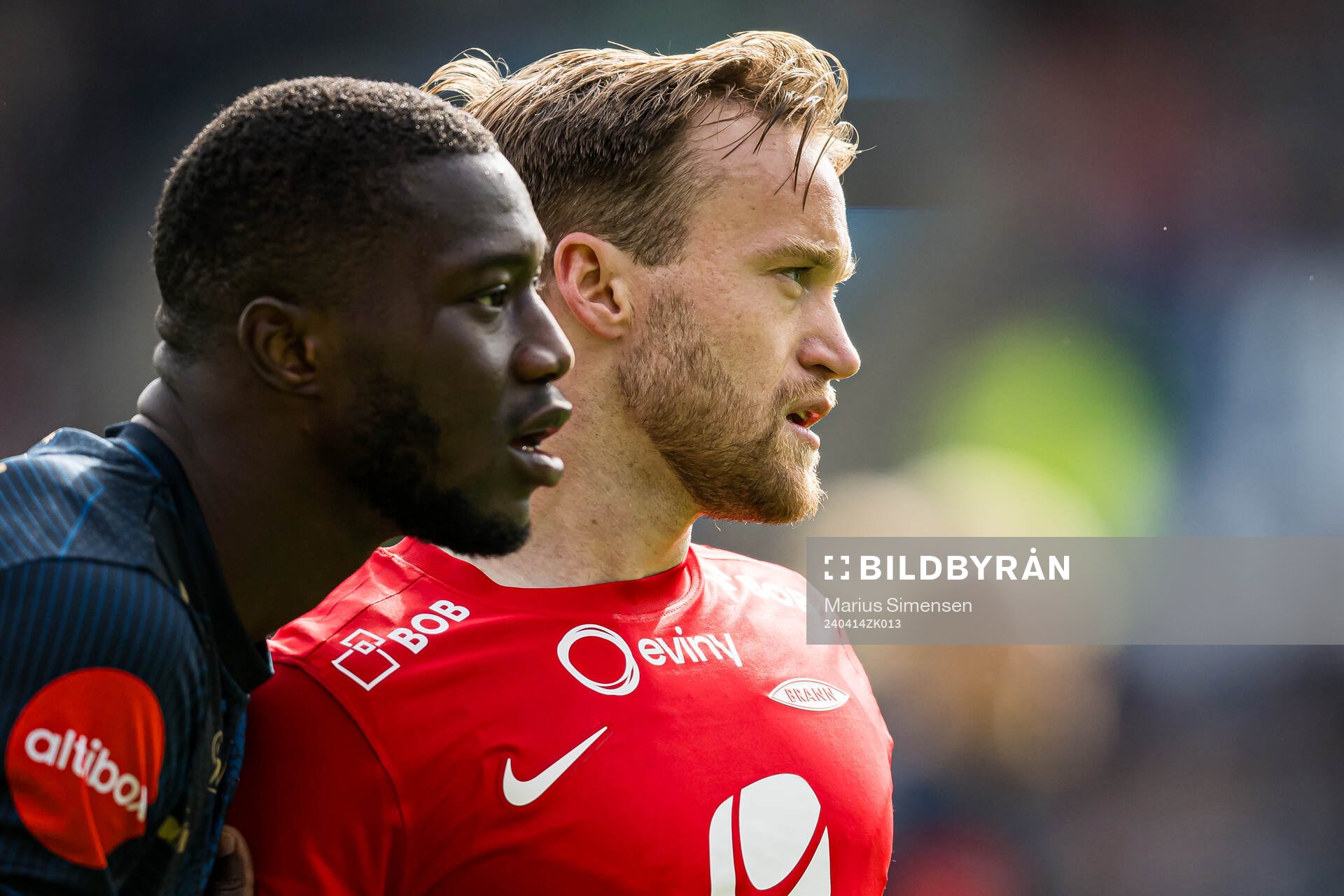 Djibril Thialaw Diop of Viking and Bård Finne of Brann
