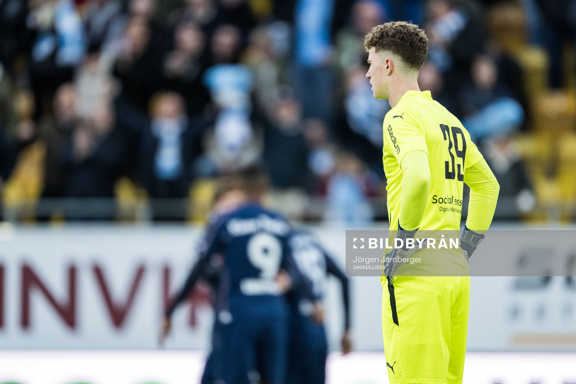 Värnamos målvakt Viktor Andersson deppar