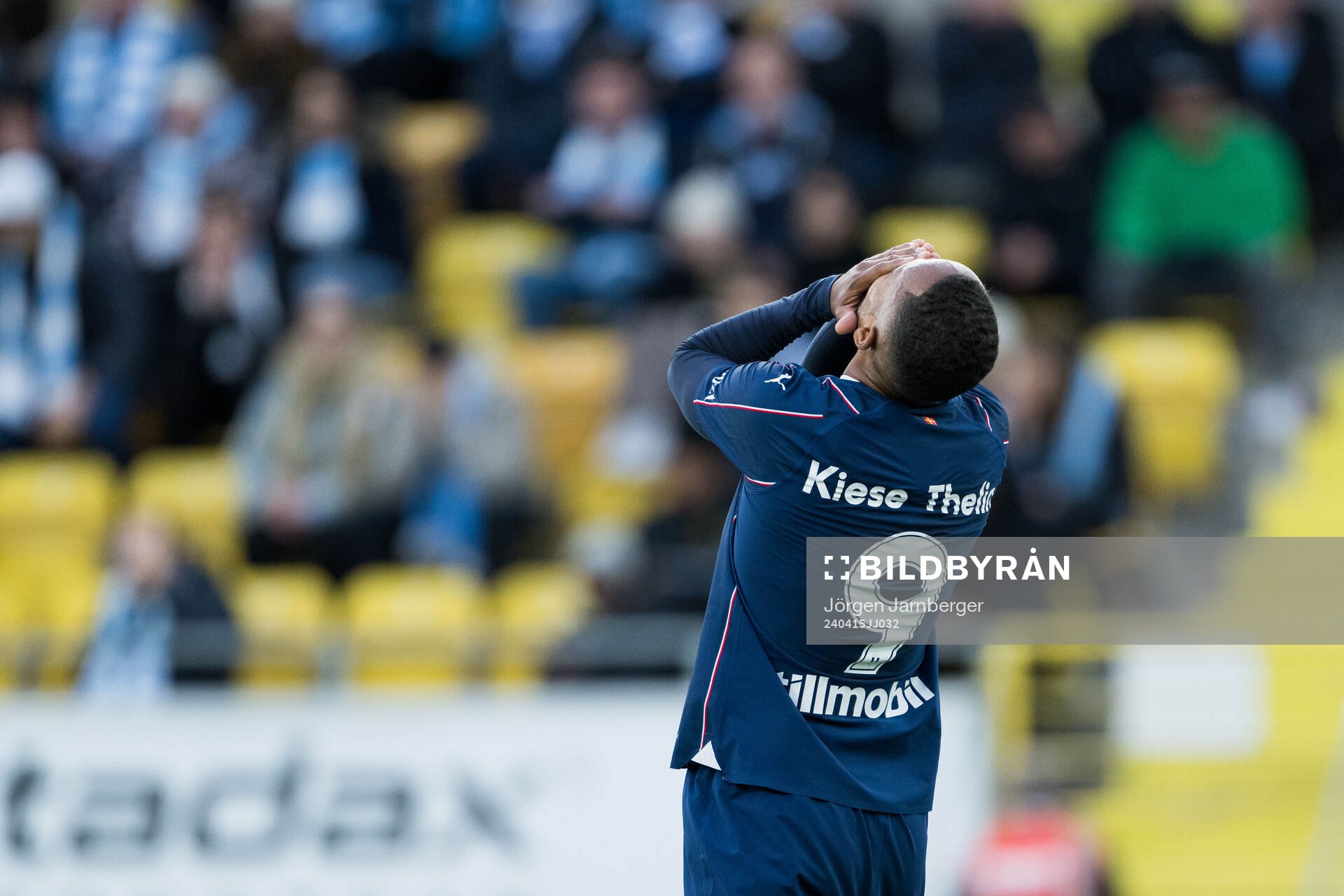 Malmö FFs Isaac Kiese Thelin deppar