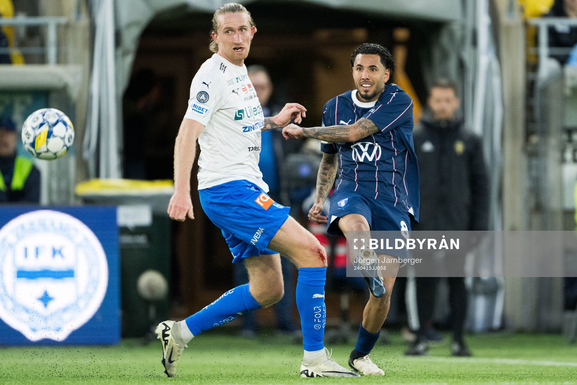 Värnamos Hampus Näsström och Malmö FFs Sergio Pena