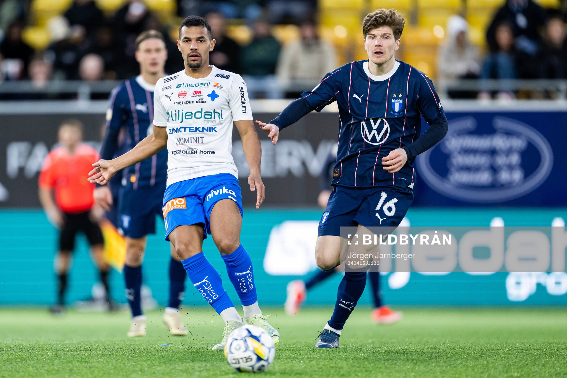 Värnamos Wenderson Oliveira do Nascimento och Malmö FFs
