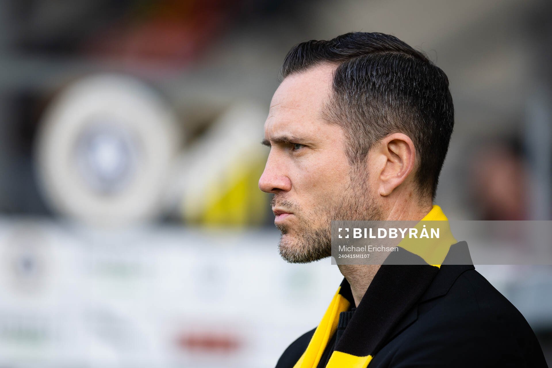 Häckens sportchef Martin Ericsson innan fotbollsmatchen i
