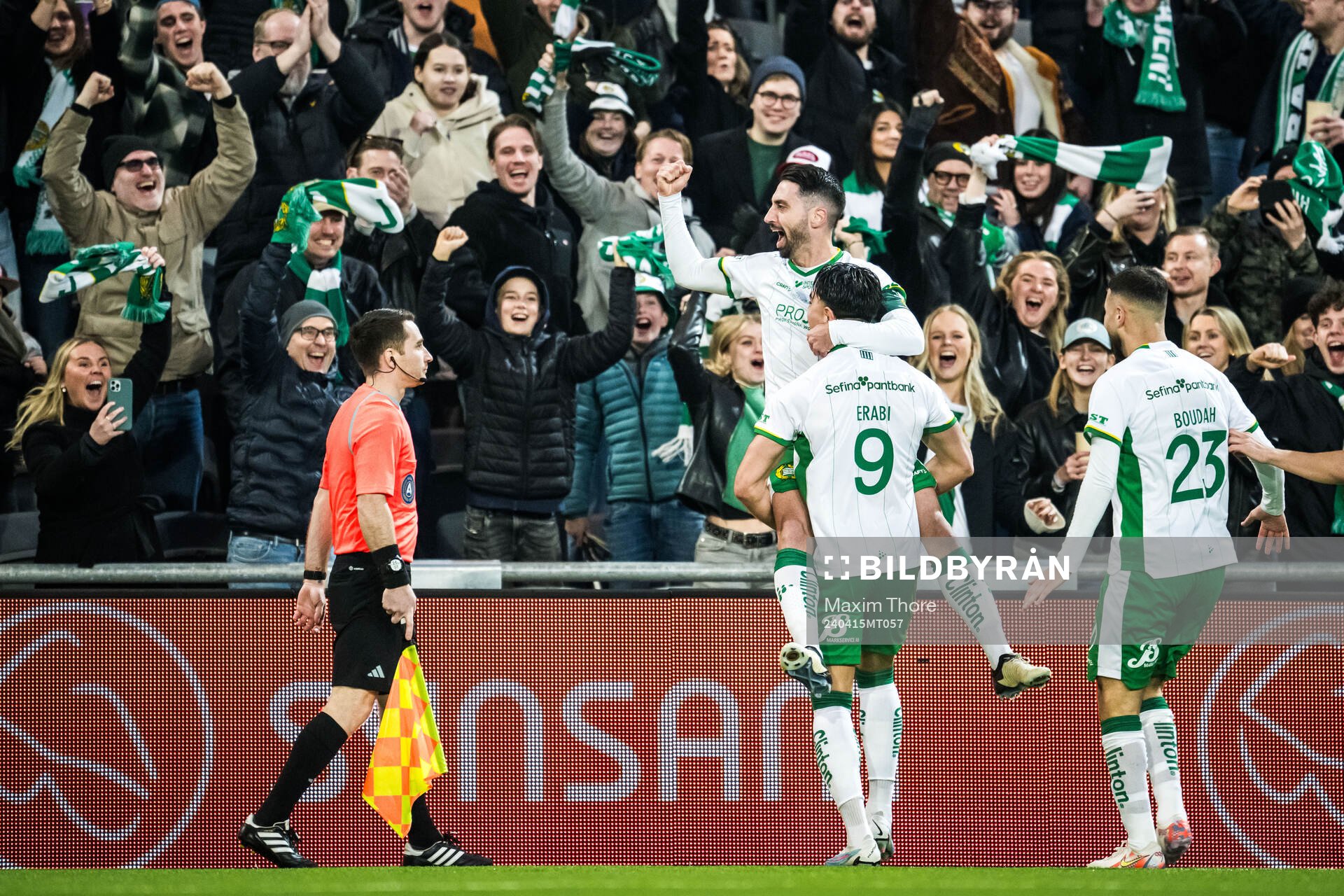 Hammarbys Nahir Besara jublar med Jusef Erabi