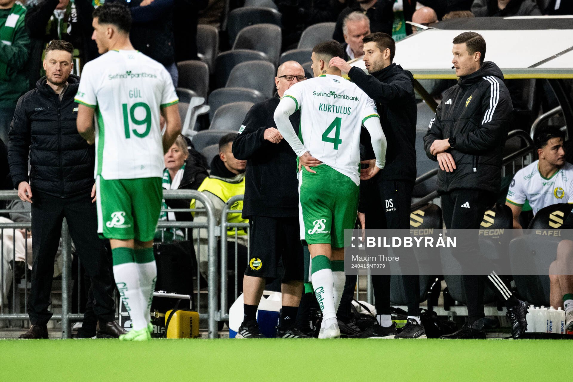 Hammarbys Edvin Kurtulus lämnar planen skadad