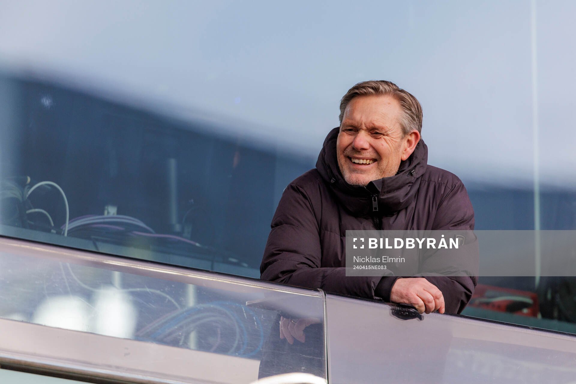 Varbergs tränare Thomas Askebrand på läktaren