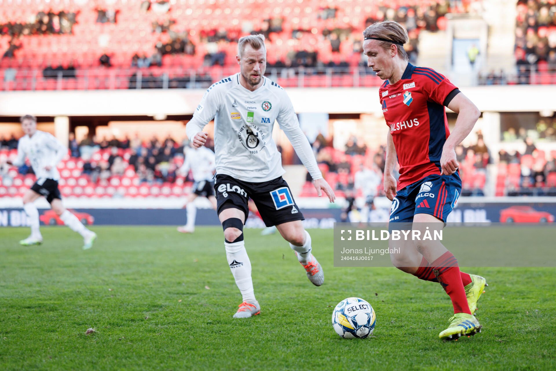 Örebros Sebastian Crona och Östers David Seger
