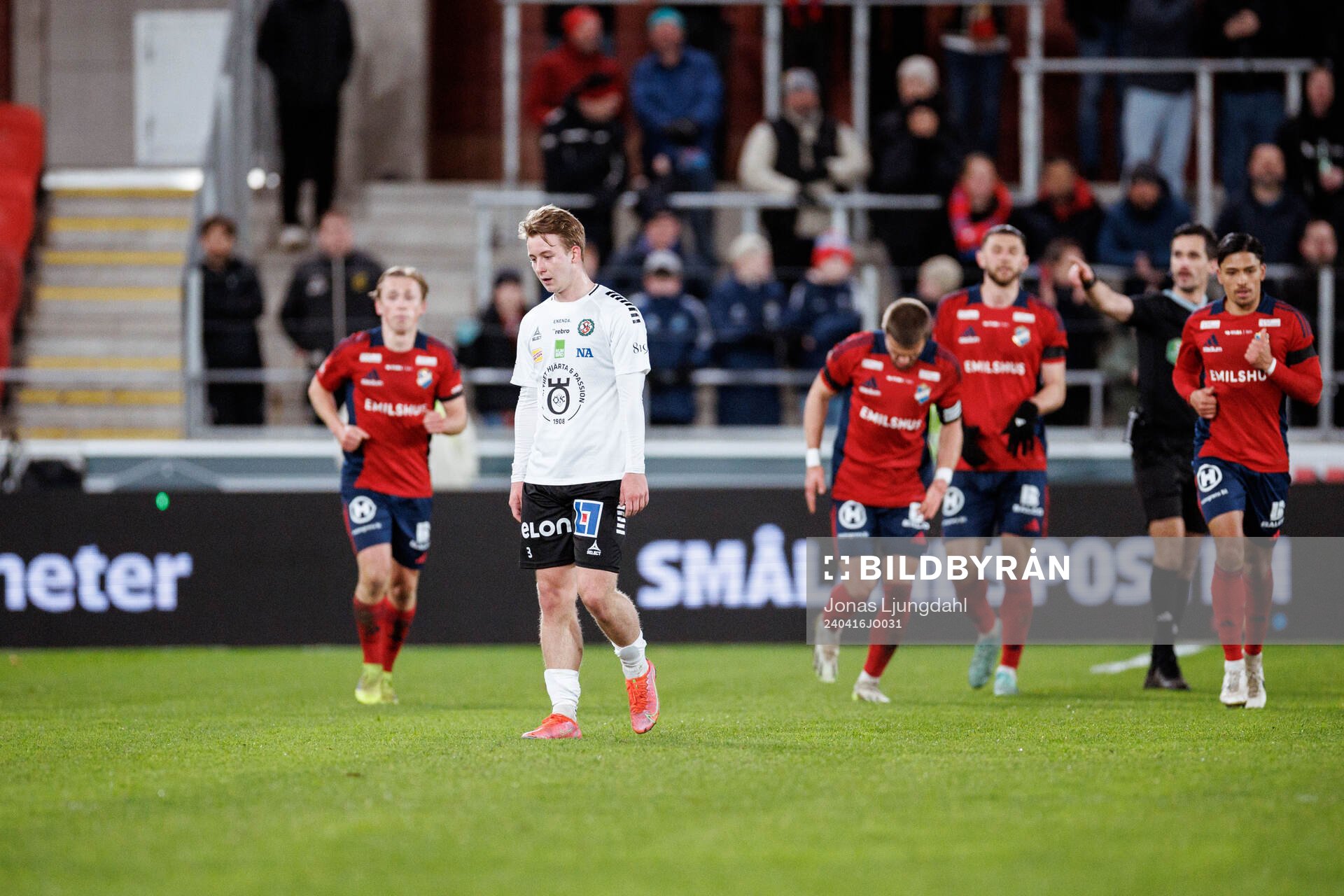 Örebros Oskar Käck deppar