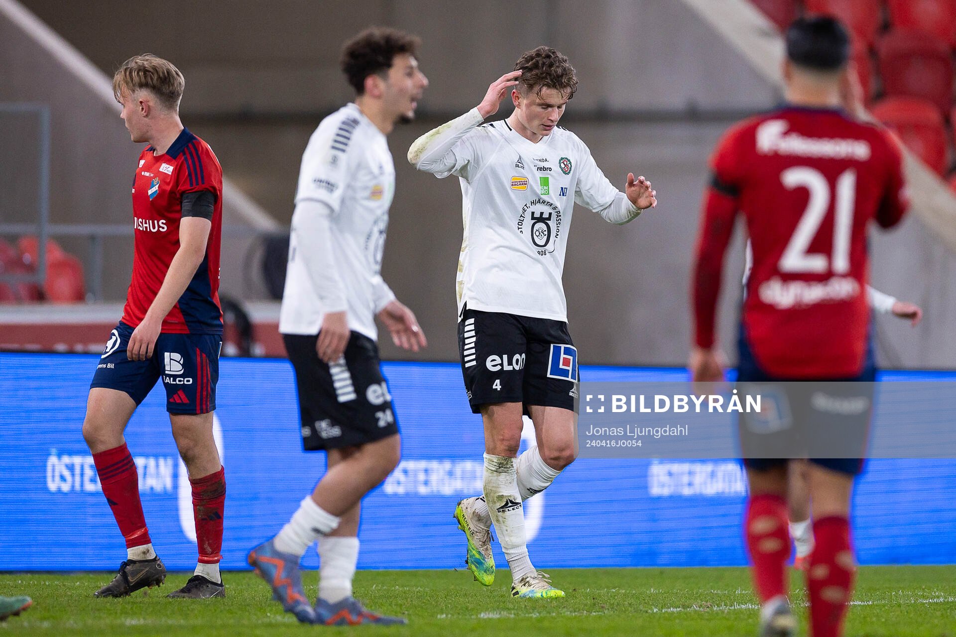 Örebros Erik Mc Cue deppar