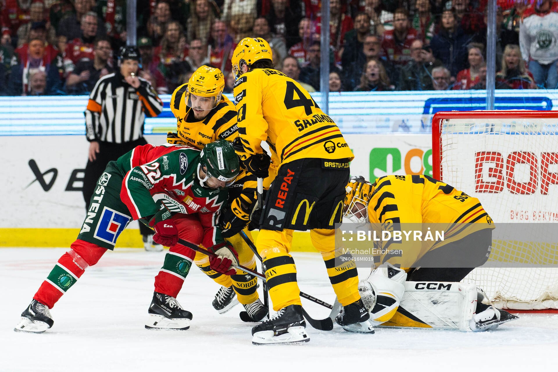 Frölundas Linus Nässen mot Skellefteås Jonathan Johnson,