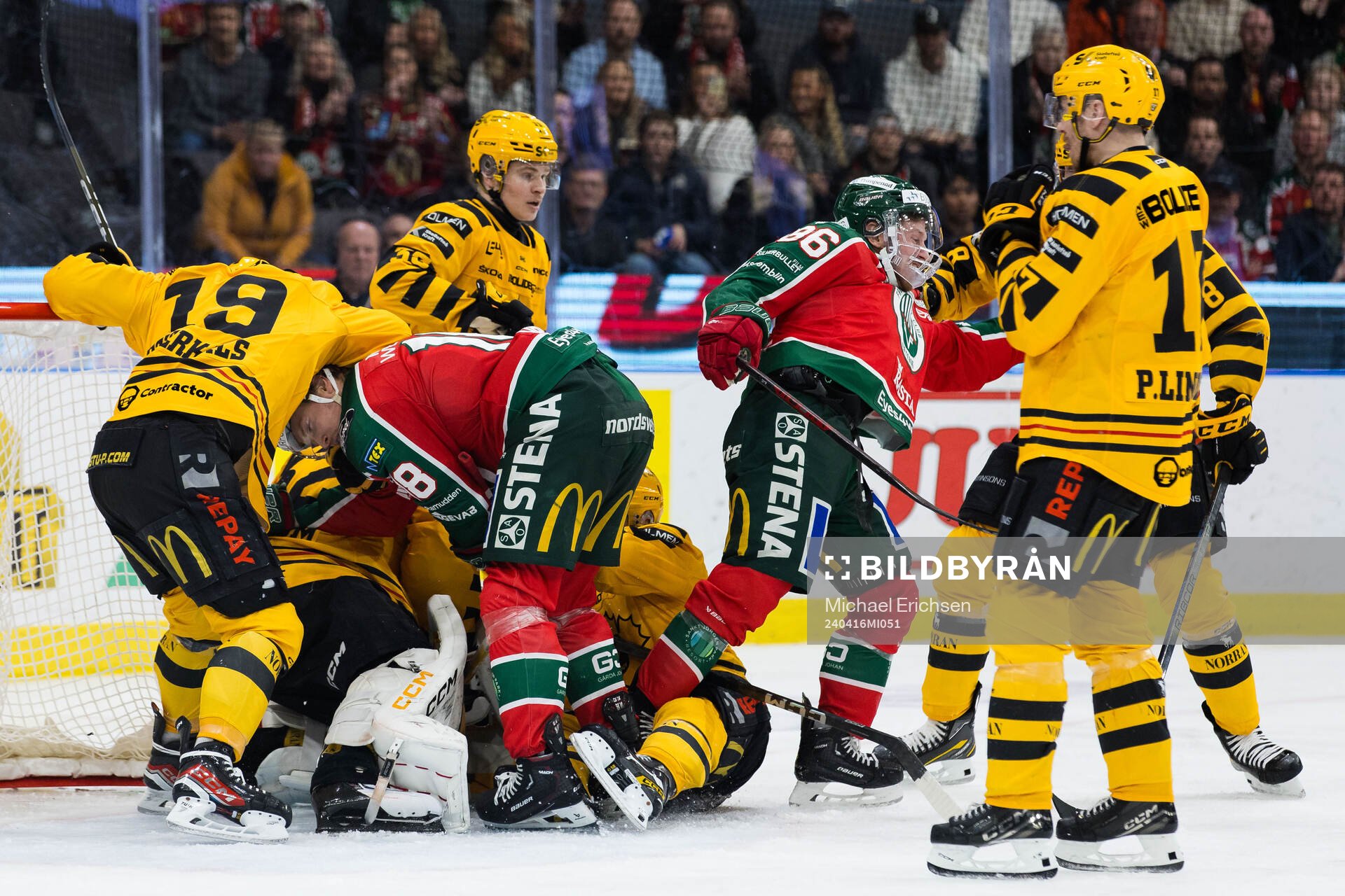 Skellefteås målvakt Linus Söderström mot Frölundas