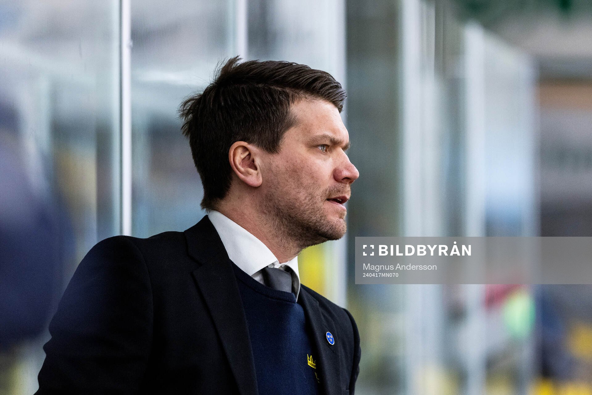 Head coach Thomas Paananen of Sweden