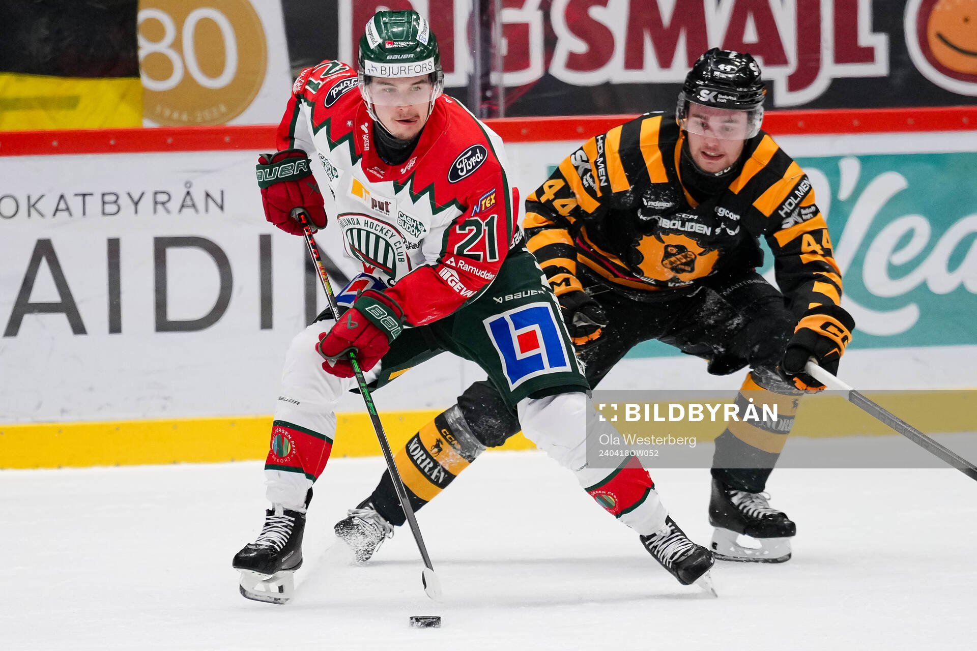 Frölundas Jere Innala och Skellefteås Elias Salomonsson
