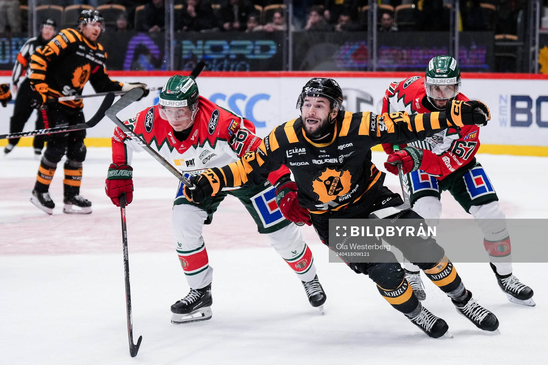 Frölundas Isac Heens och Jayden Halbgewachs mot