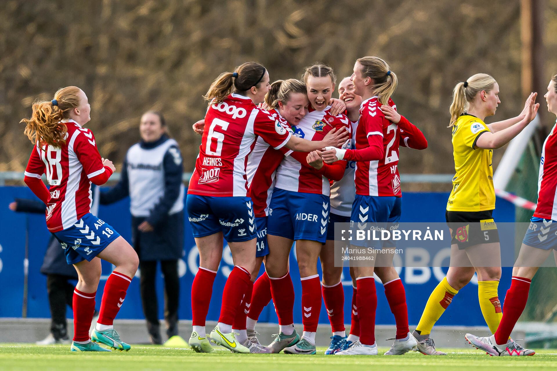 Jenny Kristine Røsholm Olsen of Lyn celebrates