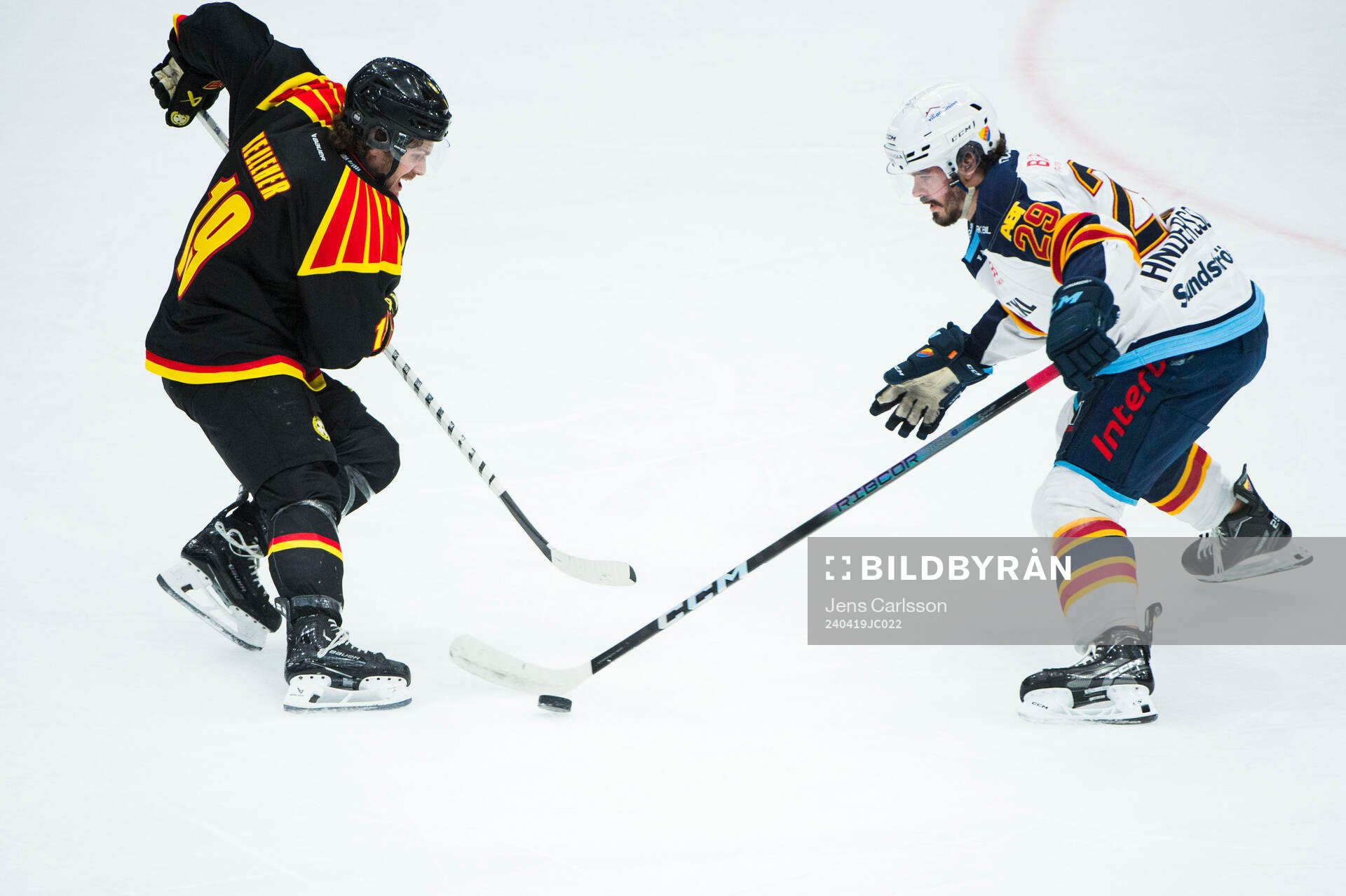 Brynäs Tyler Kelleher och Djurgårdens Axel Andersson