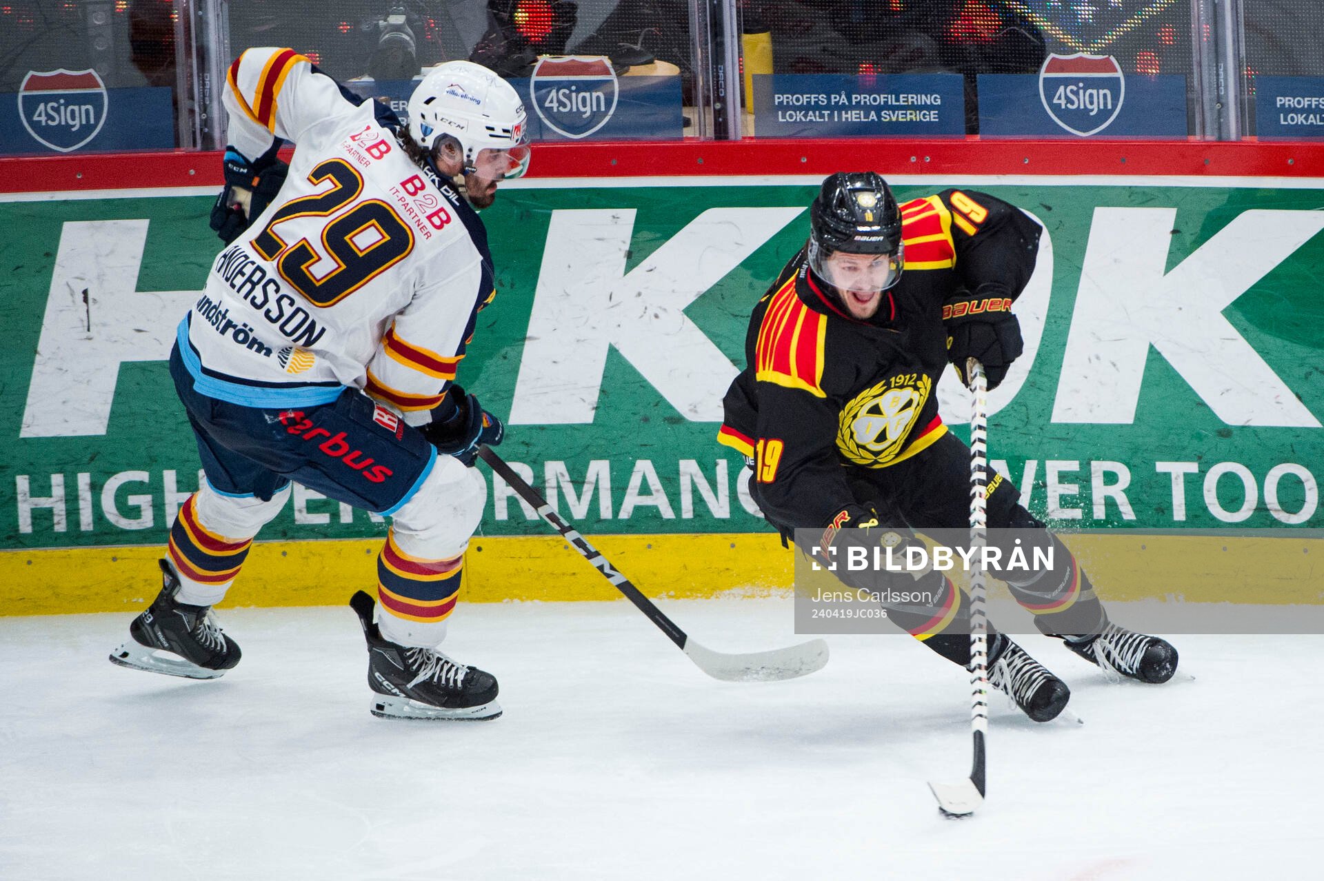 Djurgårdens Axel Andersson och Brynäs Tyler Kelleher