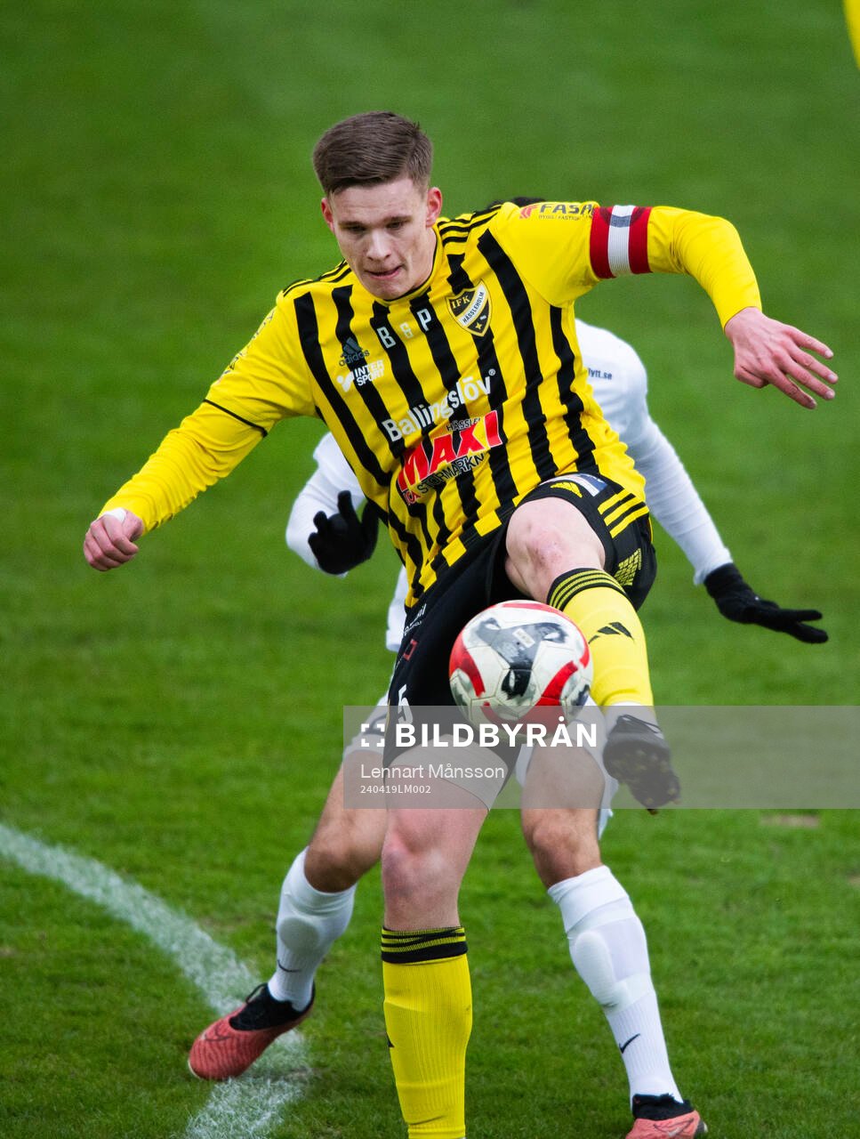 IFK Hässleholms Axel Henriksson i matchen i div. 2 mellan