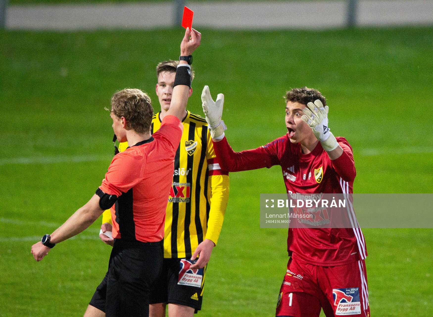 IFK Hässleholms målvakt Mirsad Basic blir påsprungen