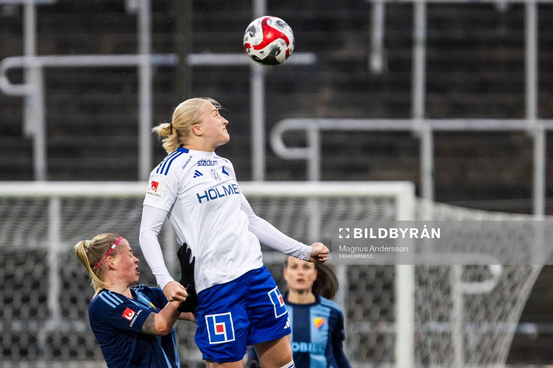 Djurgårdens Therese Åsland och IFK Norrköpings Wilma