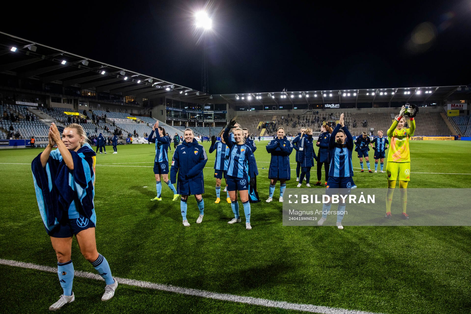 Djurgårdens spelare tackar publiken