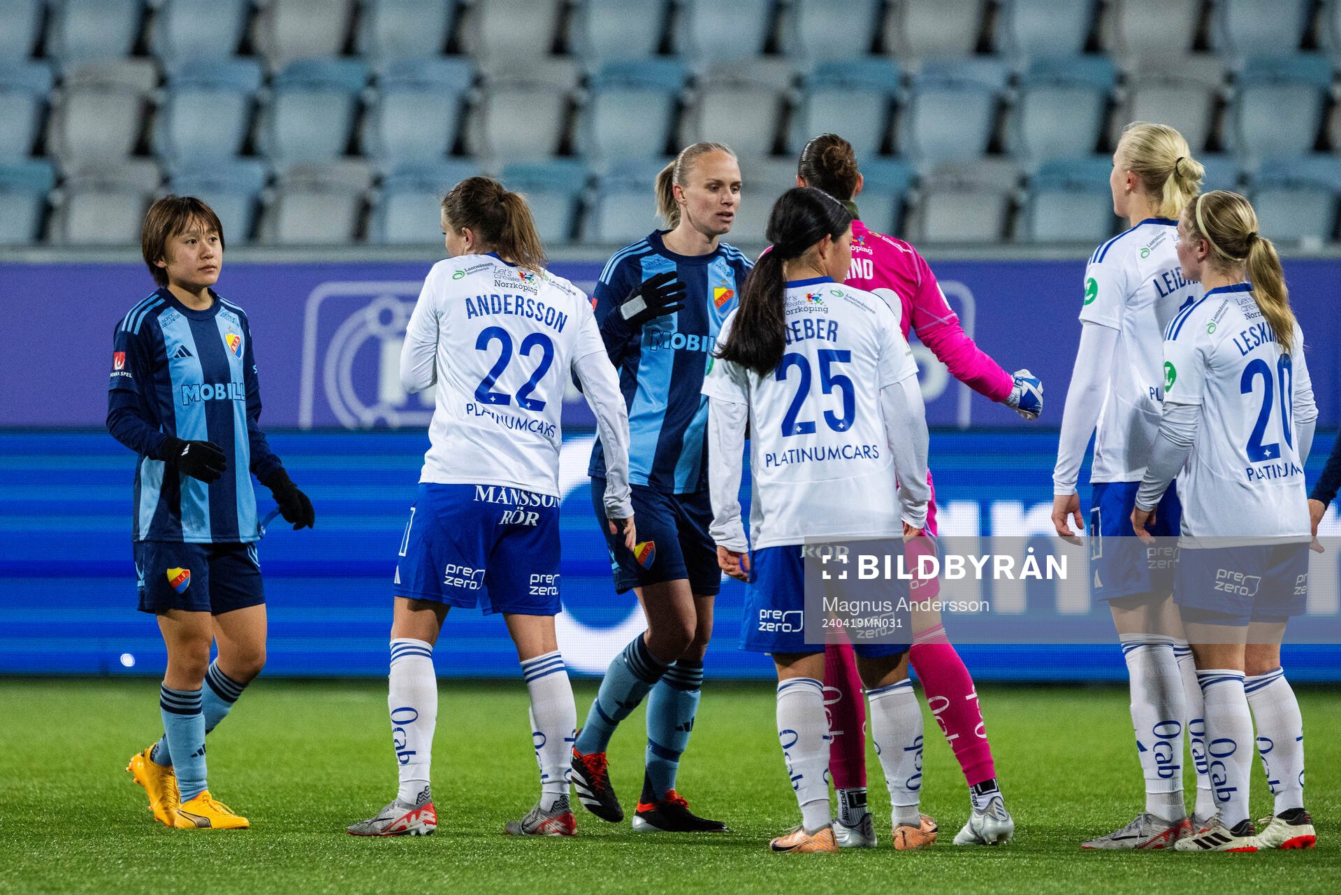 Djurgårdens Shinomi Koyama och Nellie Lilja