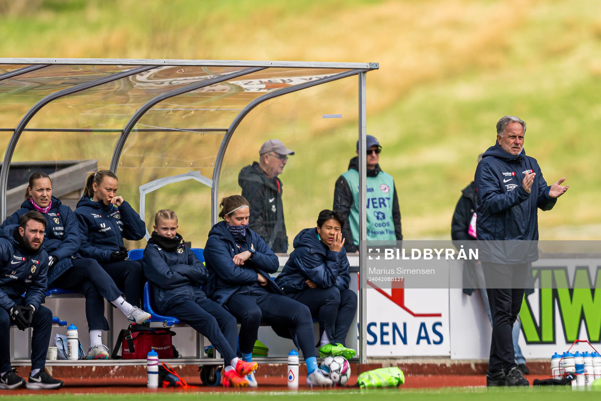 Jan Jönsson, head coach of Stabæk,  during the Toppserien football match between Arna-Bjørnar and Stabæk on April 20, 2024 in Bergen.