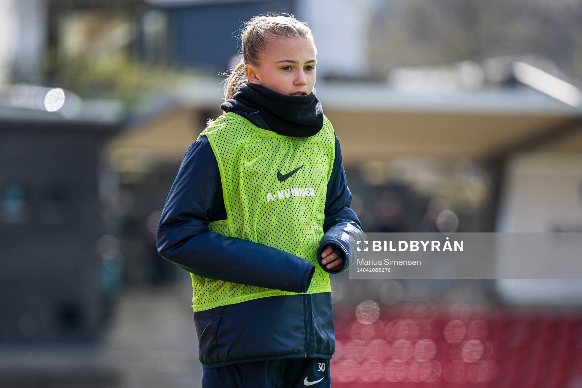 Elida Holvik Kolbjørnsen of Stabæk warms up