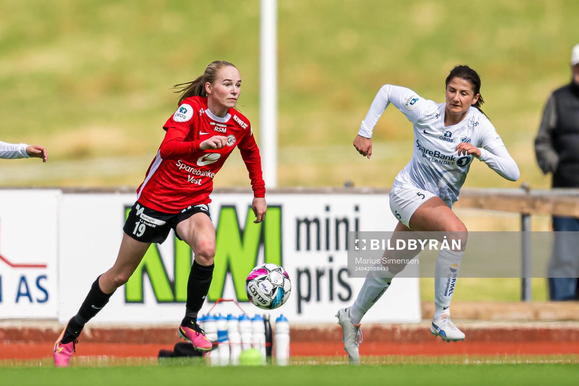 Linnea Sælen of Arna-Bjørnar and Silje Bjørneboe of