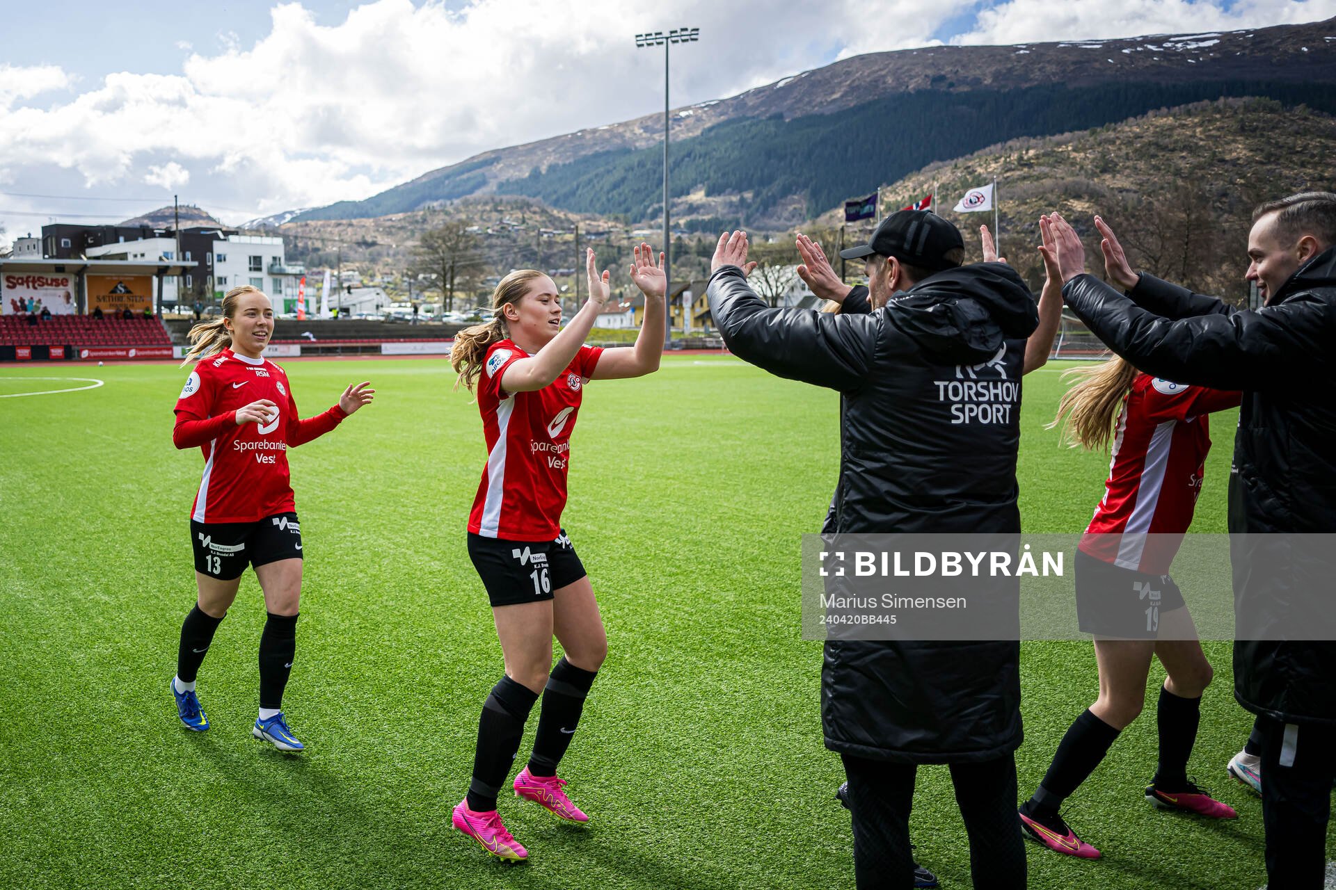 Marie Hella Andresen and Malin Book Dalsgård of Arna-Bjørnar ahead of the Toppserien football match between Arna-Bjørnar and Stabæk on April 20, 2024 in Bergen.