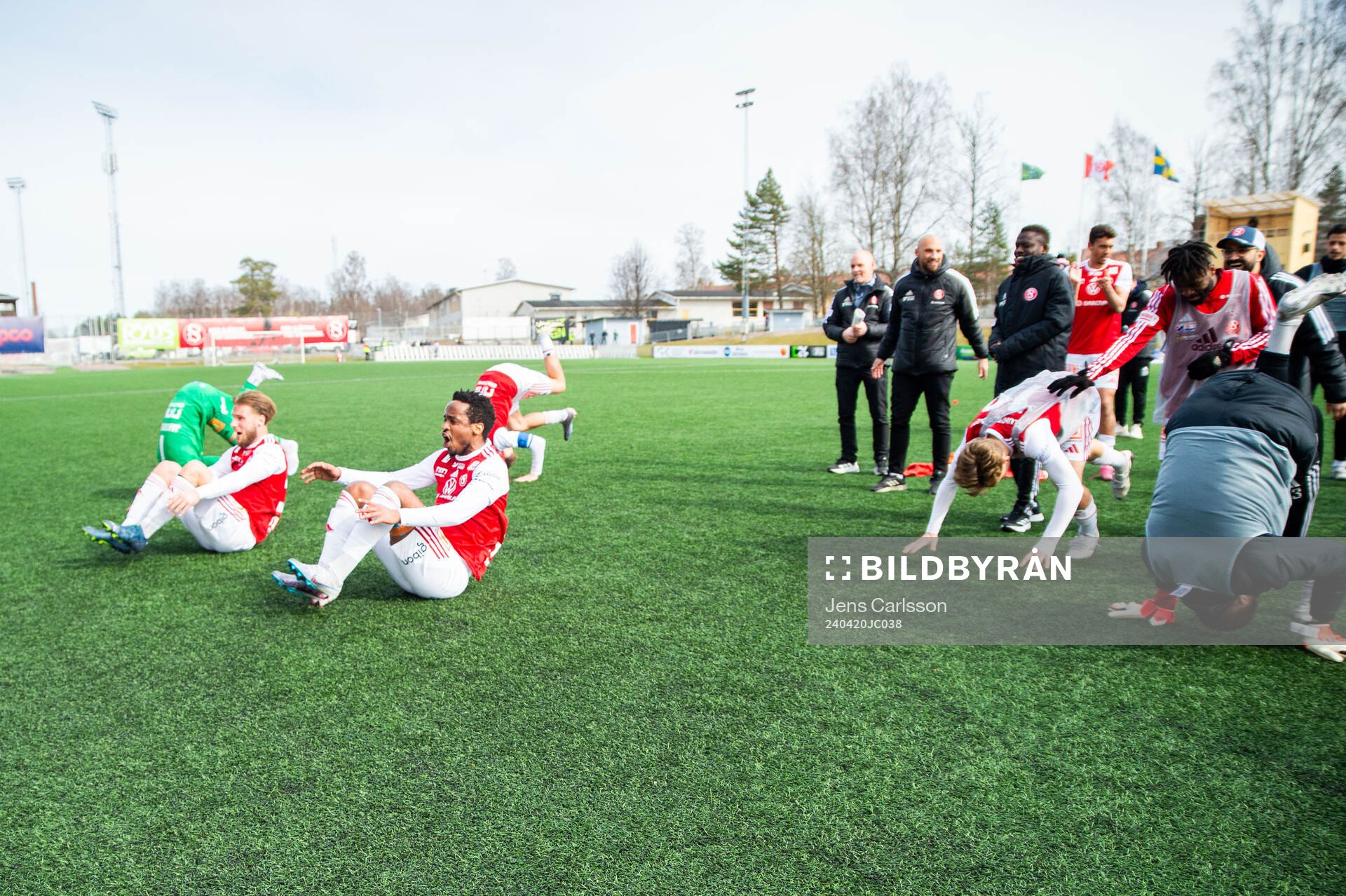 Sandvikens spelare jublar