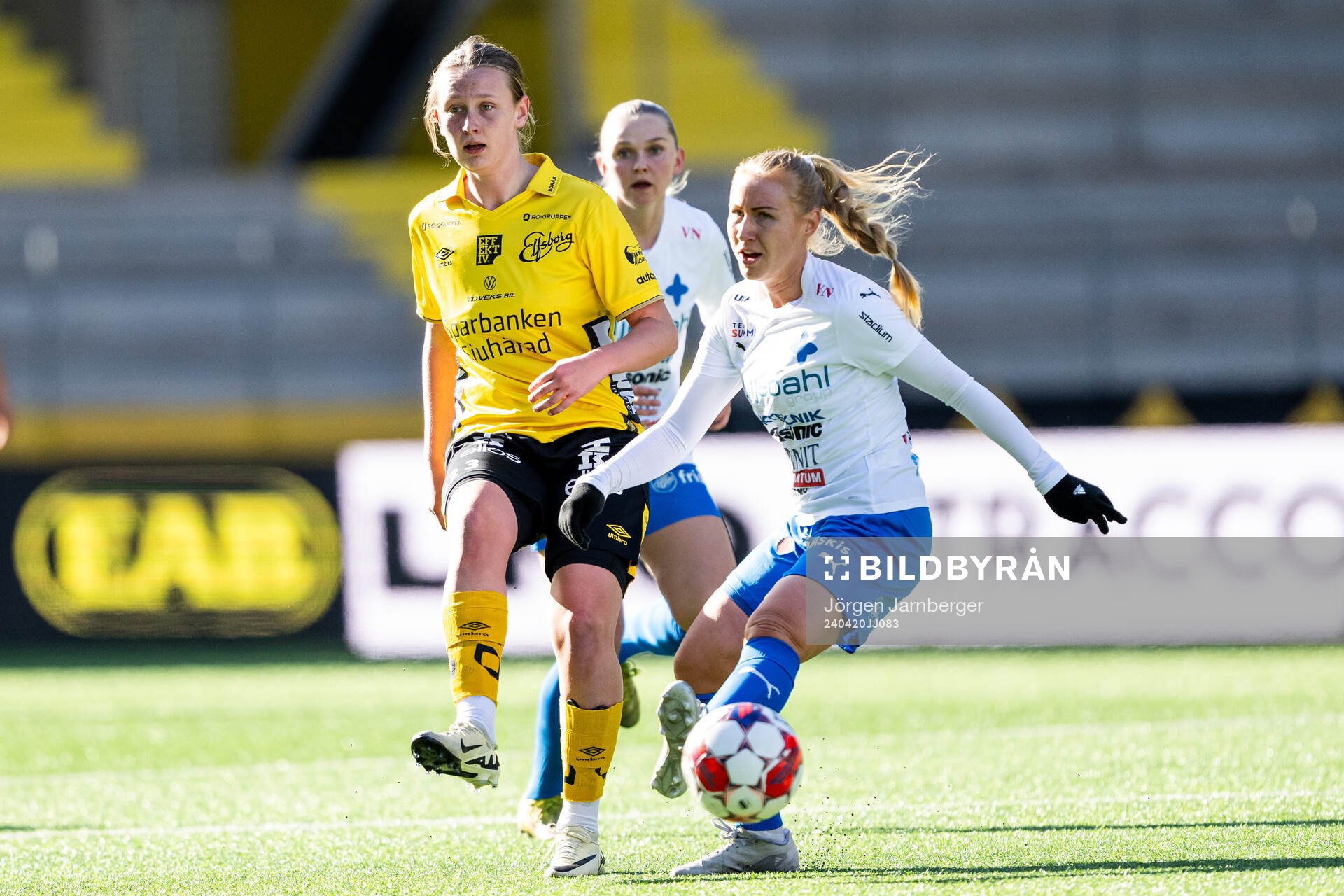 under fotbollsmatchen i Division 1 Mellersta mellan