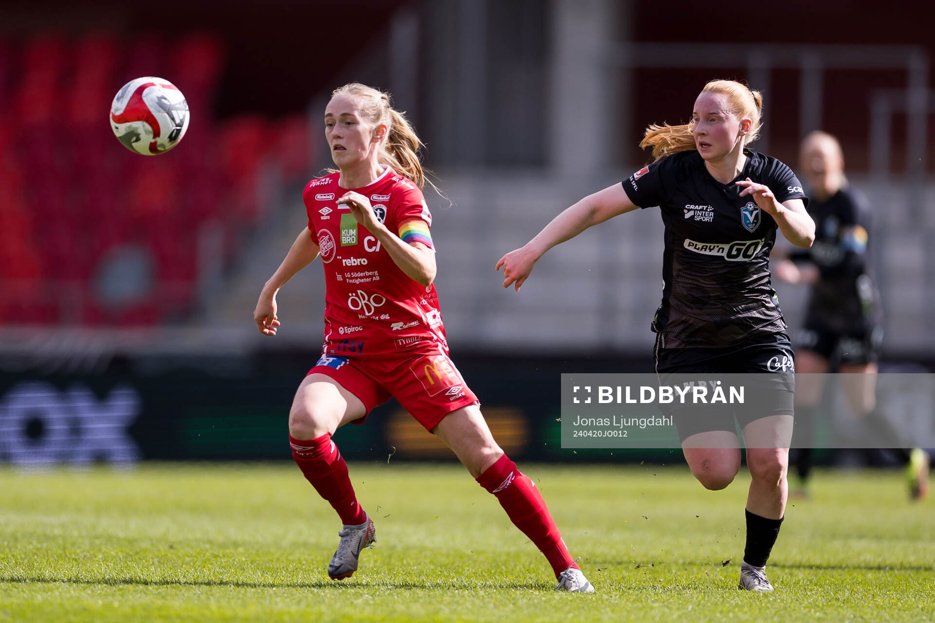 KIF Örebros Minea Lassas och Växjö DFFs Þordis Elva