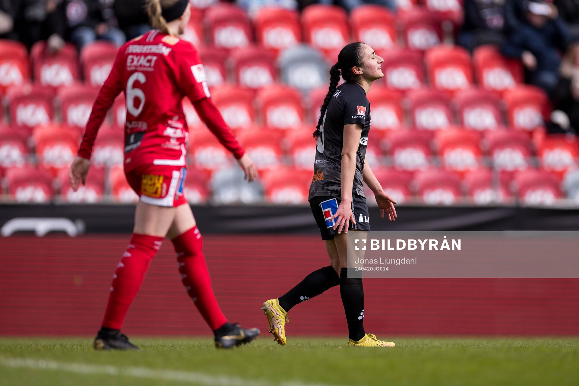 Växjö DFFs Nesrin Akgun deppar
