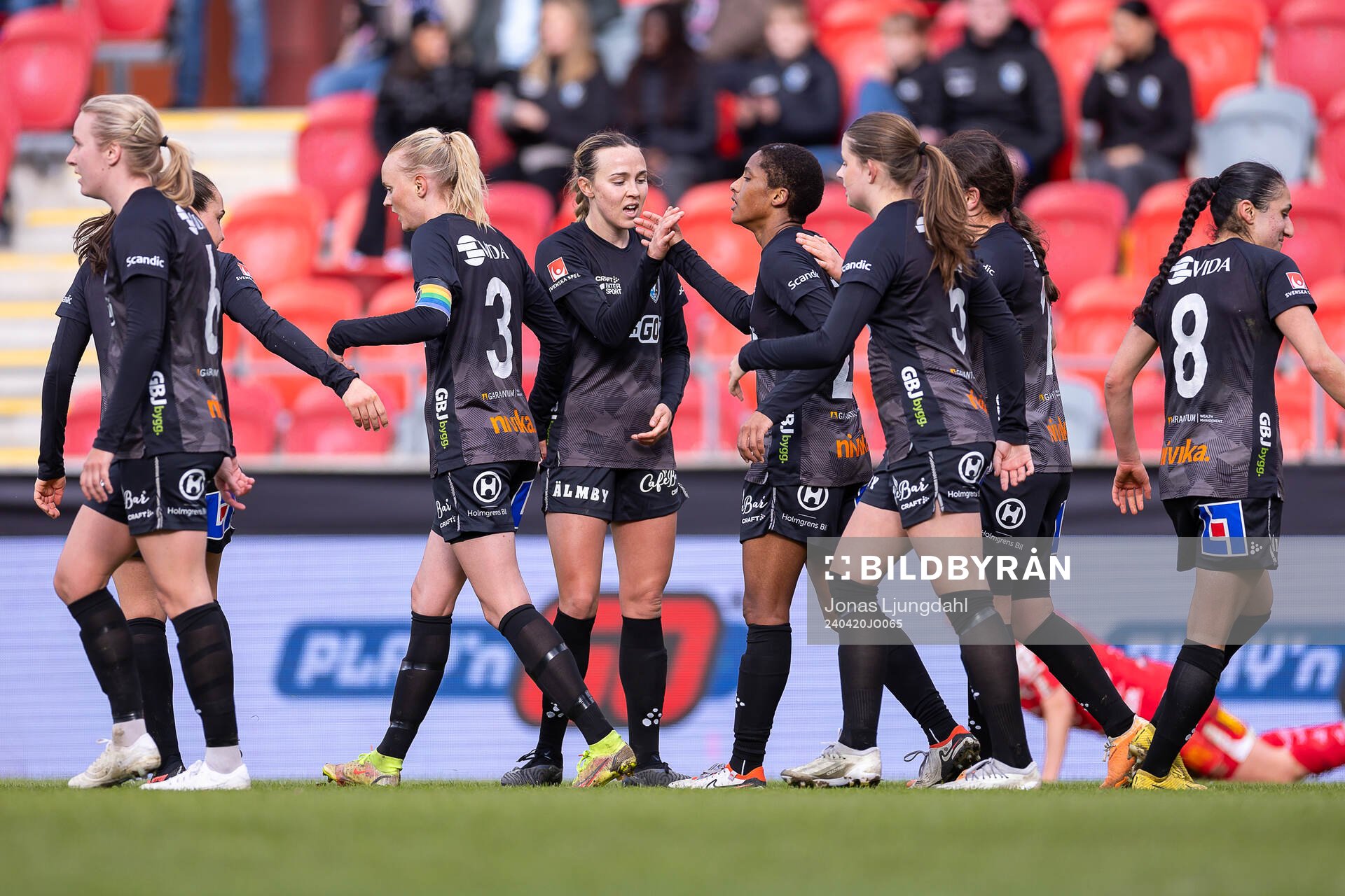 Växjö DFFs Larkin Russel jublar