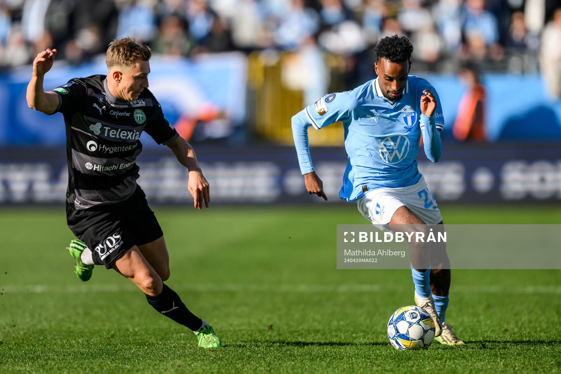 Västerås Simon Gefvert och Malmö FFs Taha Ali