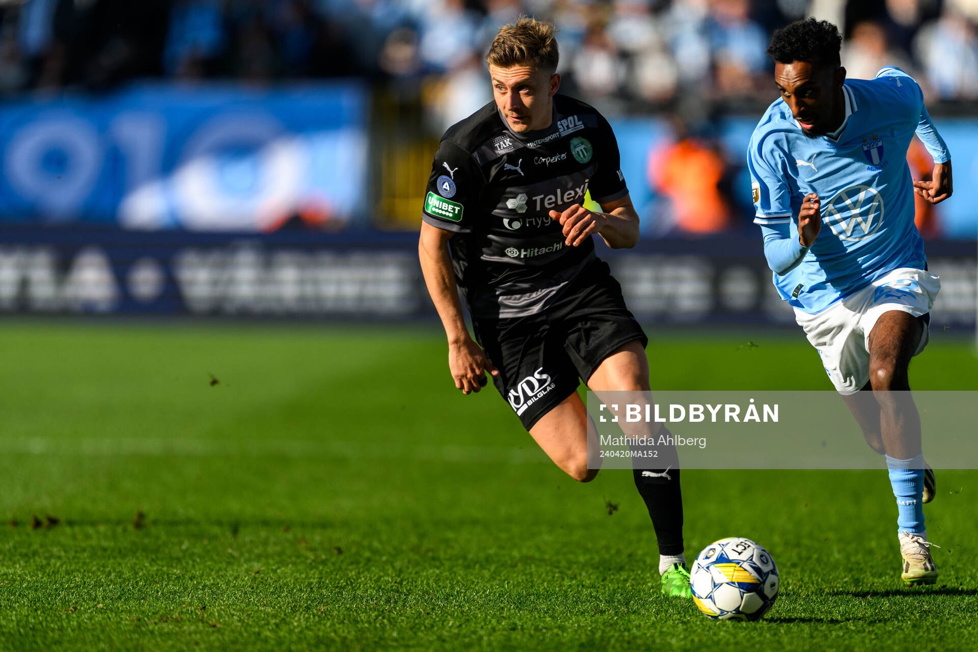 Västerås Simon Gefvert och Malmö FFs Taha Ali