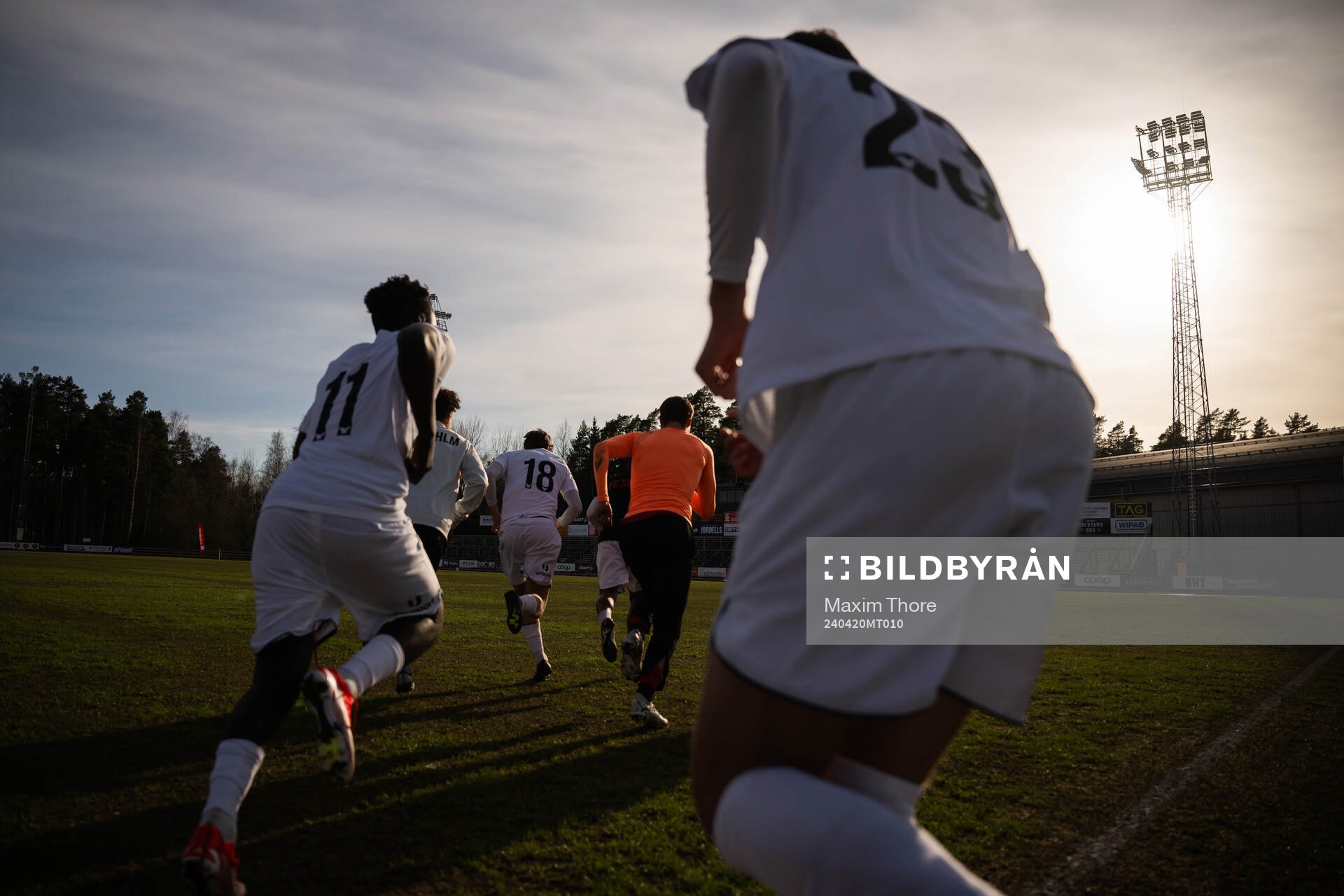 Spelarna joggar ner efter en fotbollsmatch i Ettan Norra mellan FBK Karlstad och FC Stockholm 20 april 2024 i Karlstad. 