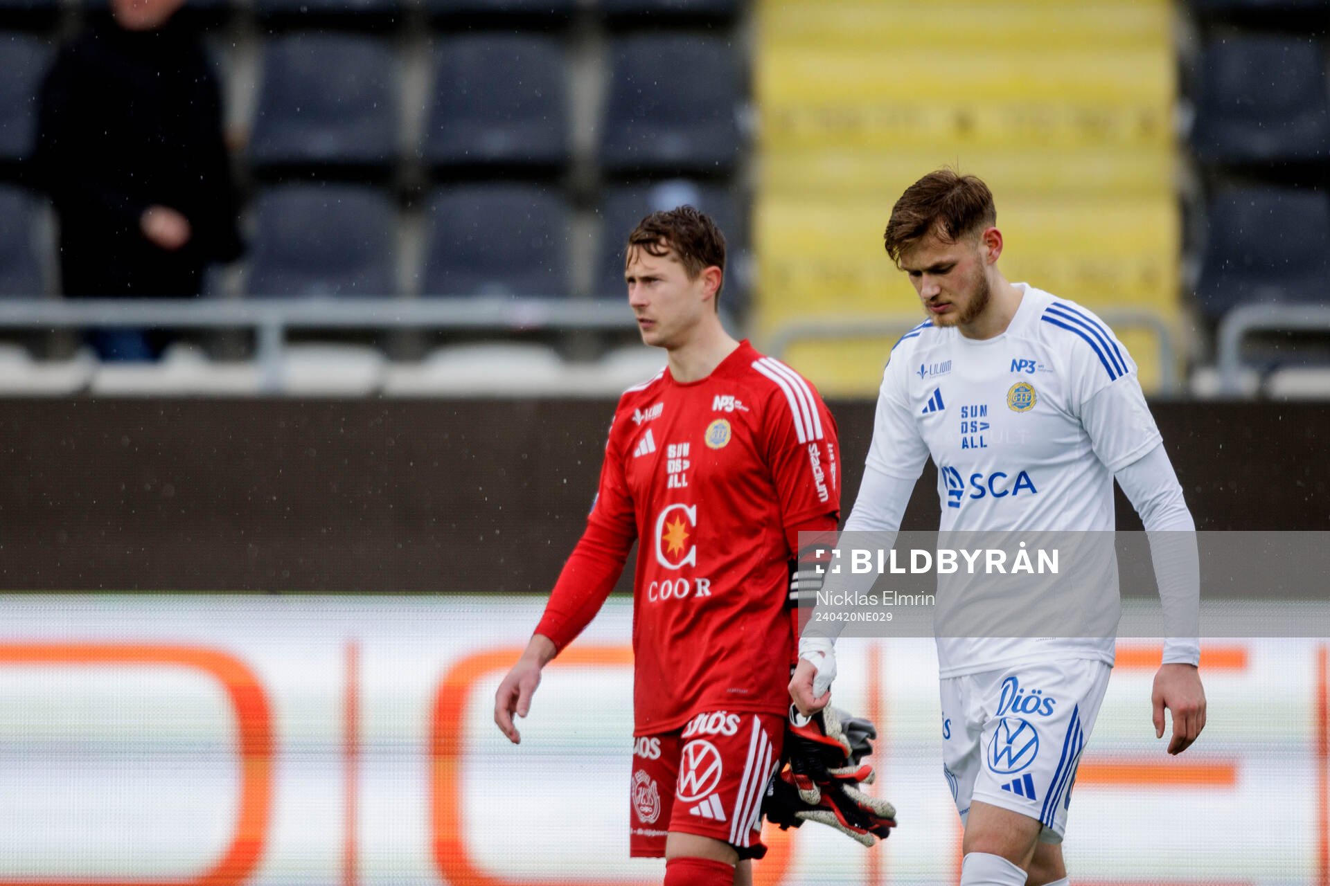 GIF Sundsvalls målvakt Jonas Olsson och Ludvig Svanberg