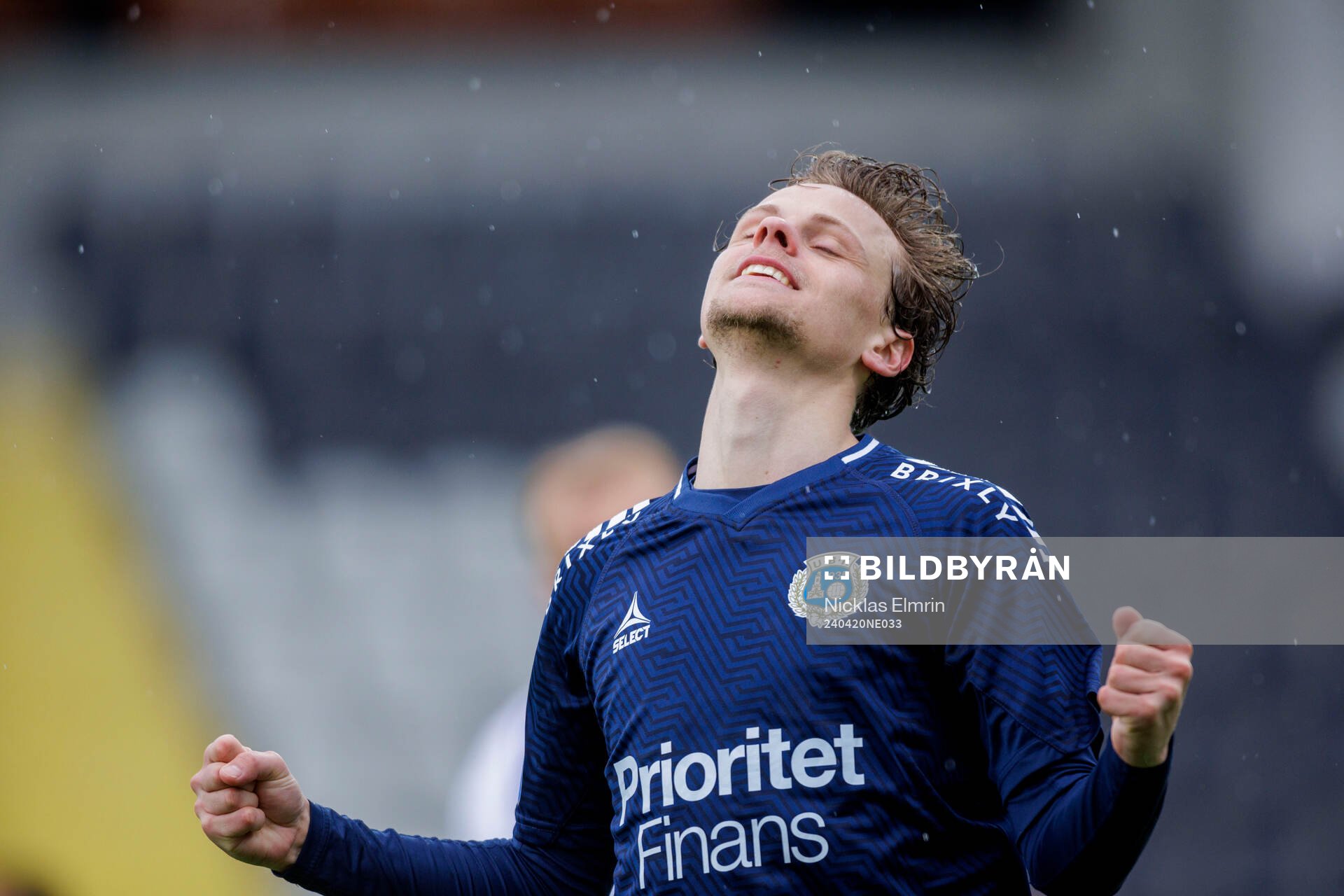 Utsiktens Fredrik Martinsson jublar